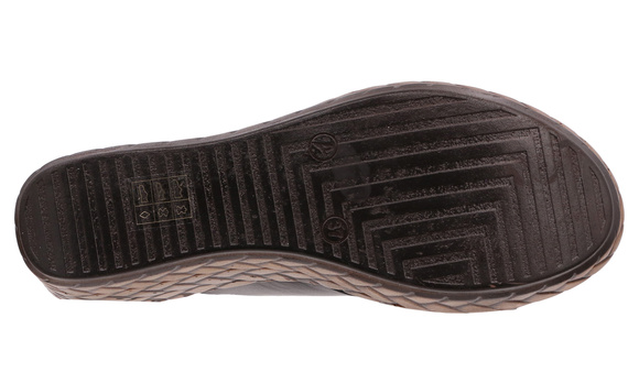 Wysokie klapki damskie profilaktyczne na koturnie