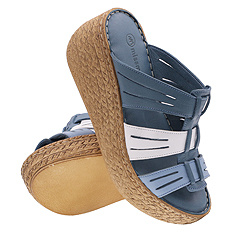 Wysokie klapki damskie na koturnie